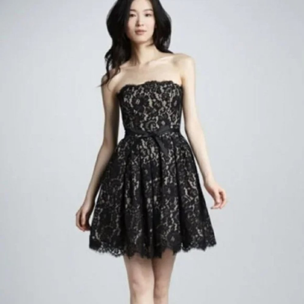 NWT Neiman Marcus Black Lace Strapless Fit & Flare Party Dress Size 4
